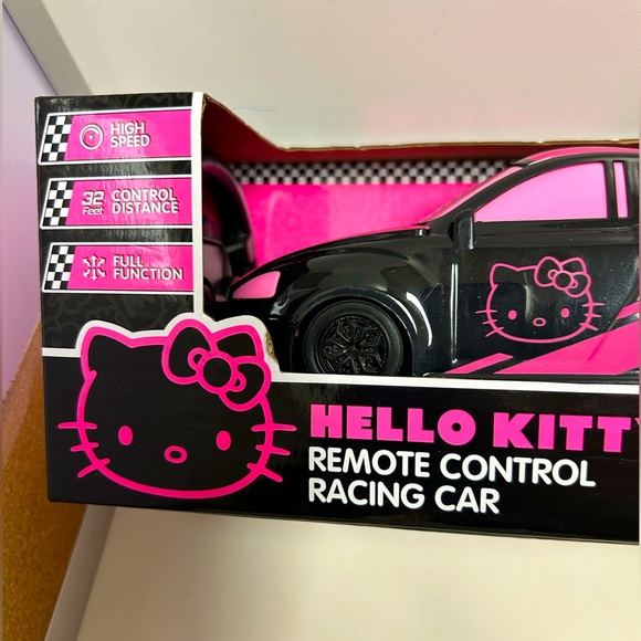 HELLO Kitty Remote Control Racing Car 🚘 - Picture 1 of 7